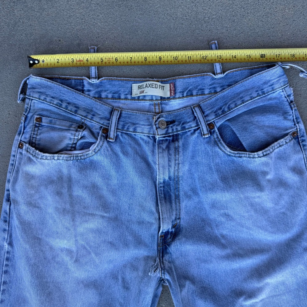 Levi's 550 Relaxed Fit Light Wash Denim Jeans Mens 38x32 Vintage Distressed - Picture 7 of 11